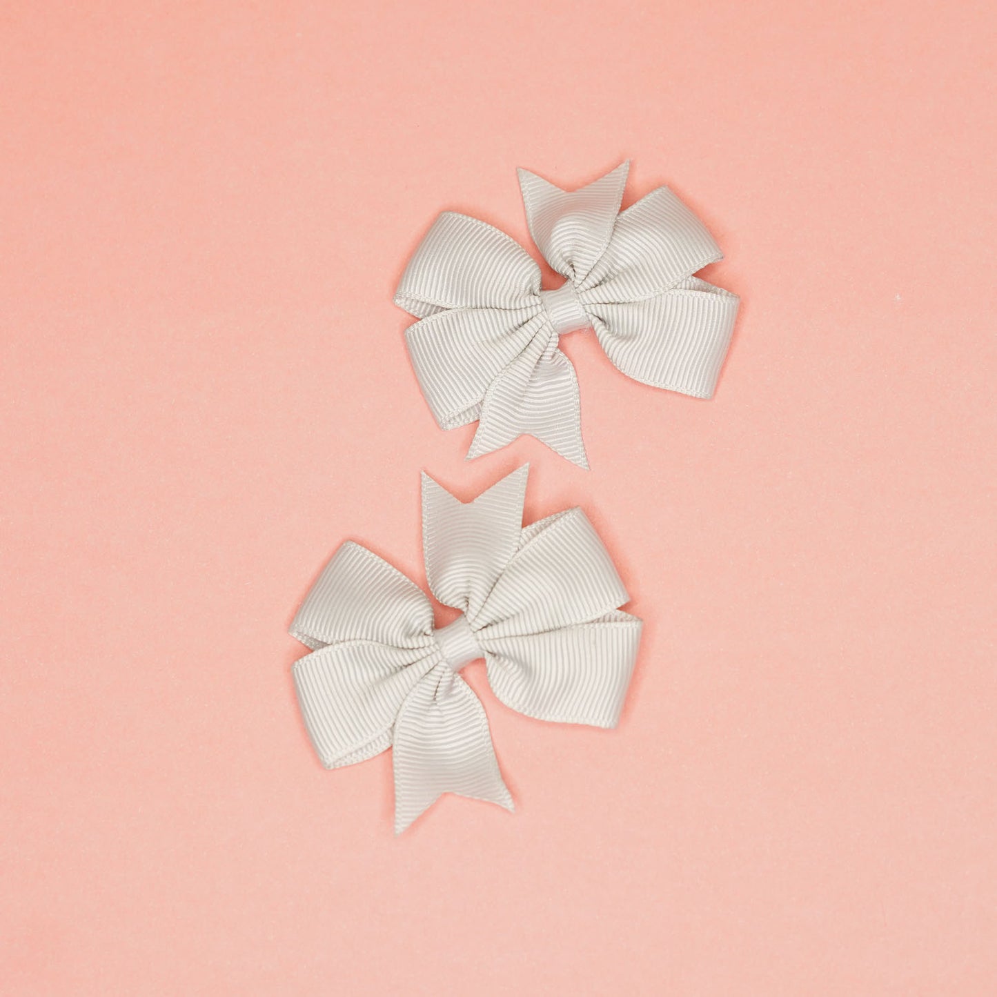 Solid grey bow hairclip