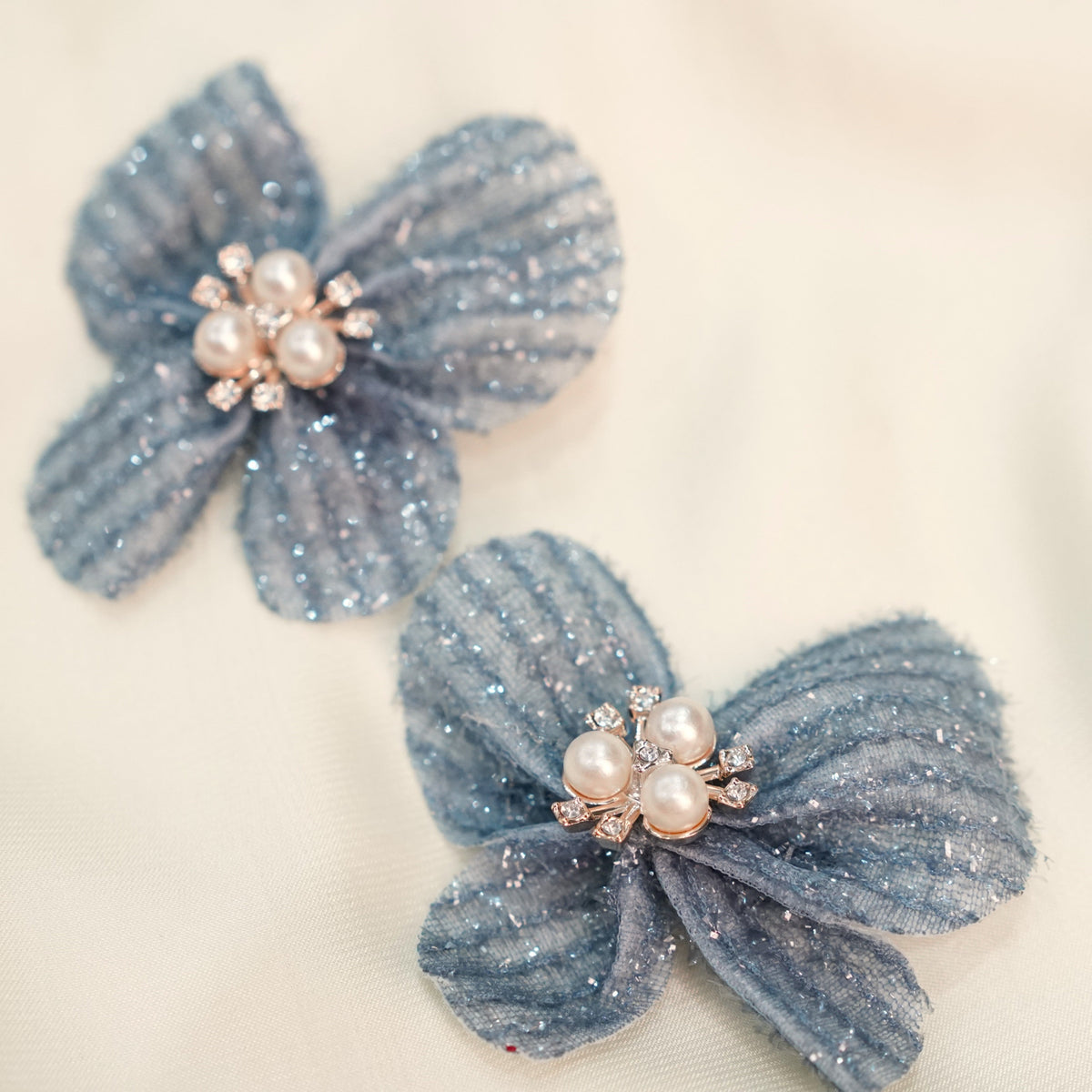 Grey Rhinestone Pearl Shimmer Hairclip