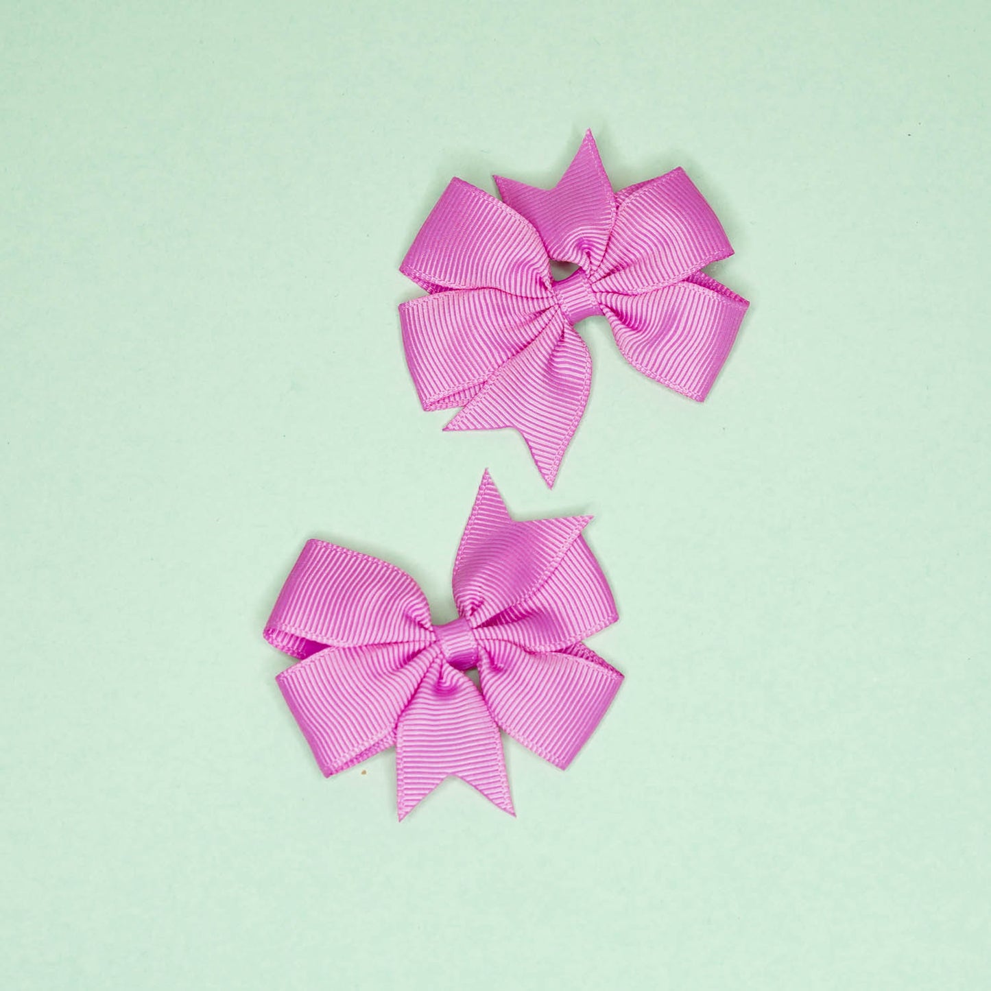 Pink bow hairclip