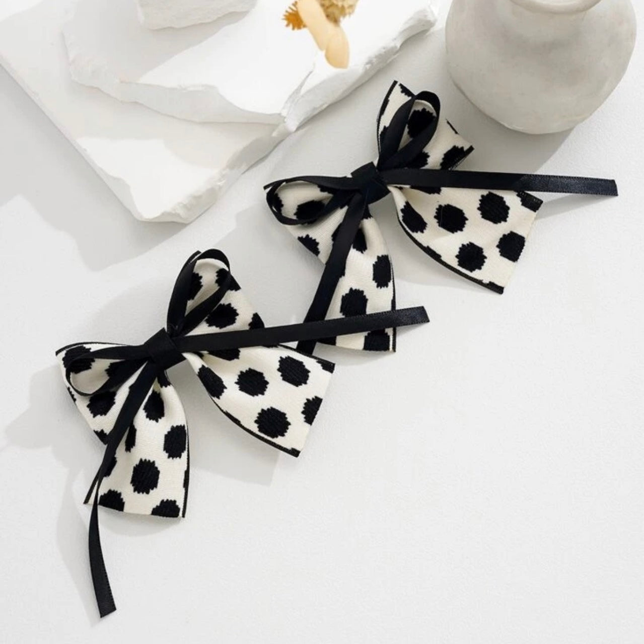 Retro Polka Dot Bow hairclip
